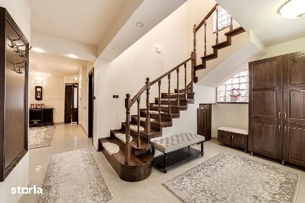 Vilă cu 6 camere de vânzare în zona Central