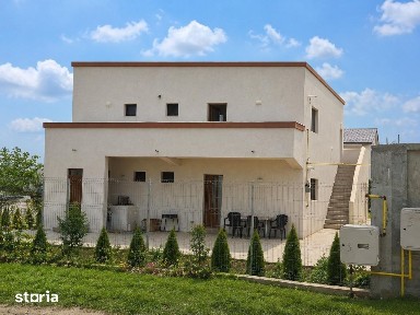 Casă Duplex | 2 Apartamente Separate | Curte, 8 Parcări, Mobilată Nou