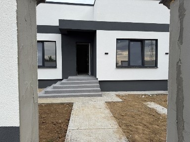 Proprietar, vand casa, regim de inaltime Parter, zona Damila !