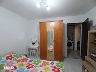 Vand apartament 2 camere, decomandat