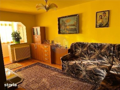 Apartament decomandat 3 camere etaj intermediar Vasile Aaron
