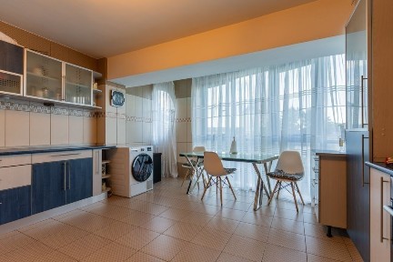 Apartament 4 camere ultracentral (str. domneasca)