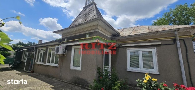 CASA SE VANZARE!