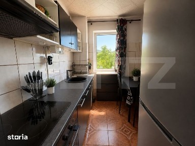 Apartament 2 camere, semidecomandat, cu balcon, etaj 3/4