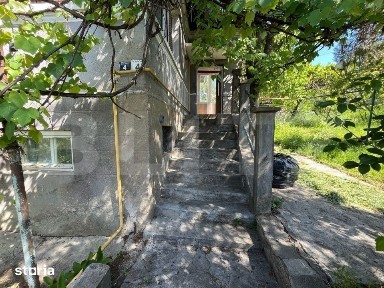 Casa individuala, 110 mp + 648 mp teren - Dambu Rotund