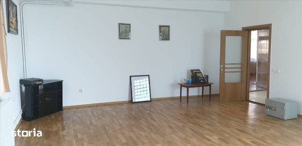 FAR - GARA ! CASA 4 CAMERE TEREN 400 MP. IDEAL SEDIU FIRMA BIROURI.