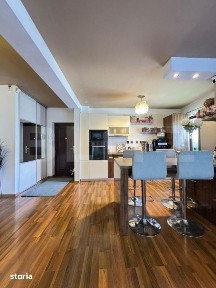 Apartament 3 camere, 77 mp, 2 bai, etaj 1, parcare, Sub Cetate