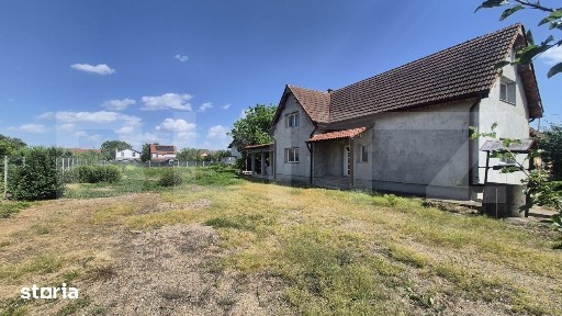 Casa cu 3 dormitoare de vanzare, 150 mp, teren 1345 mp, localitatea La