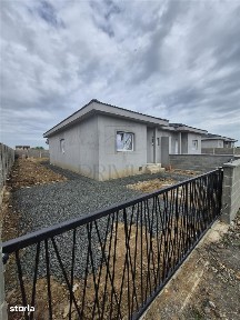 Duplex pe parter - 2 dormitoare - 2 bai - zona in dezvoltare