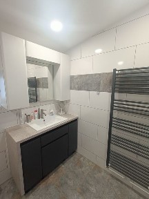 Vand casa cu 3 camere, 2 bai