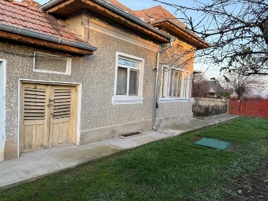 Vând casă 4 camere