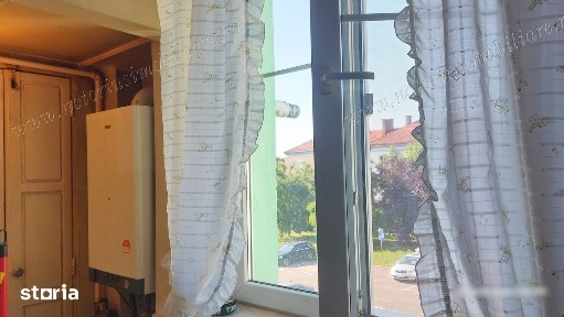 Apart două camere, etaj unu, decomandat zona Poliție - O.M, Hunedoara.