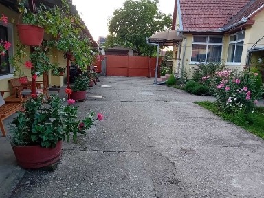 Casa de vanzare în Vețel
