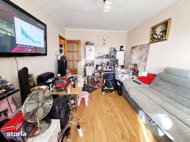 Apartament cu 3 camere, decomandat, zona Paltinis
