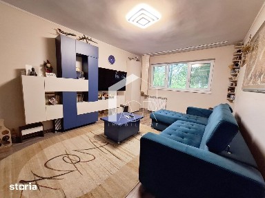 Apartament cu 3 camere, decomandat, zona Vest