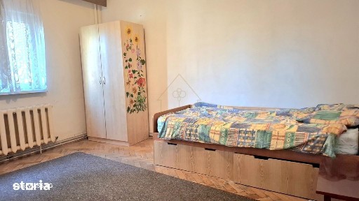 Vind apartament 3 camere Calea Manastur.