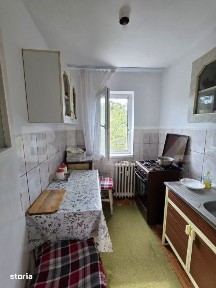 Apartament 3 camere, semidecomandat, 47 mp, zona M40