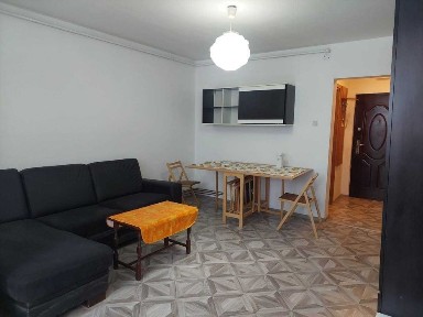 Garsoniera spatioasa, Soarelui