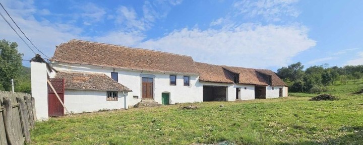 Casă săsească autentică cu teren de 5000mp în Transilvania - Fișer, BV