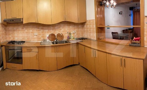 Cabana cu 5 dormitoare, 250 mpu, 700 teren la Ranca