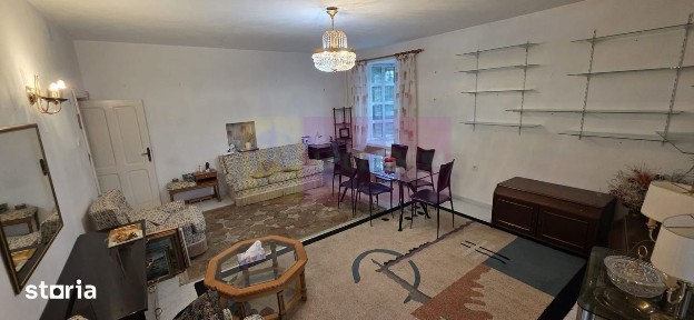 Vila de vanzare cu 6 camere si teren de 5116 mp in Cornu, Prahova