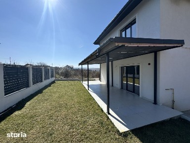 5 camere! CANALIZARE! Incalz in pard! Vila Tomesti