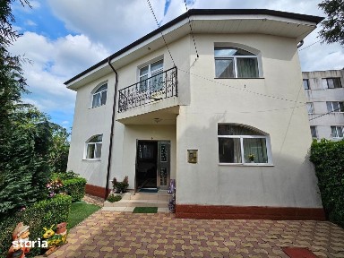 De vanzare-Vila spatioasa cu gradina si foisor-oaza de liniste