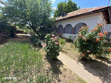 Casa renovabila de vanzare, 96mp, teren 1110 mp, Bals