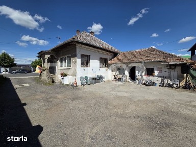 Casa de vanzare cu vulcanizare toate avizele acces la drumul principal