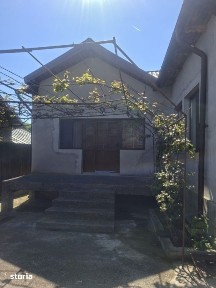 Casa de vanzare, 118 mp, zona Surani