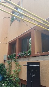 propun spre vinzare apartament in vila conpusa din P+1E=M