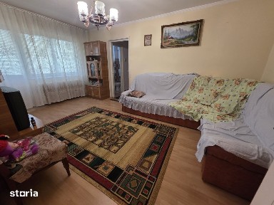 3 camere C. Calarasilor - Viziru, 2 balcoane, sup 70 mp