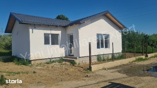 Casă de vânzare în Curtea de Argeș, strada Orhideelor.
