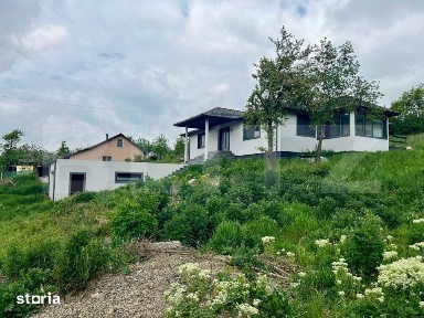 Casa stil mediteranean, 162 mp, teren 2600 mp, zona Silivasu de Campie