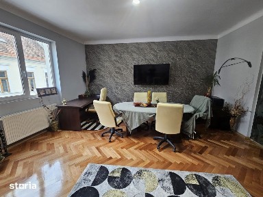 Apartament ultracentral, 80 mp utili, 3 camere!