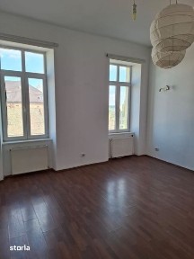 Apartament 5 camere la casa in cladire istorica zona Modern