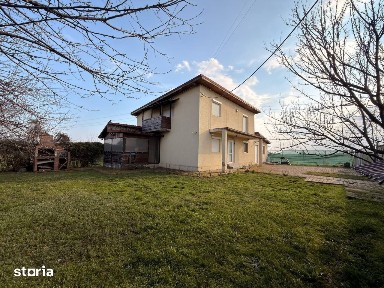 Casă de vânzare, 4 camere, 162 mp Buturugeni