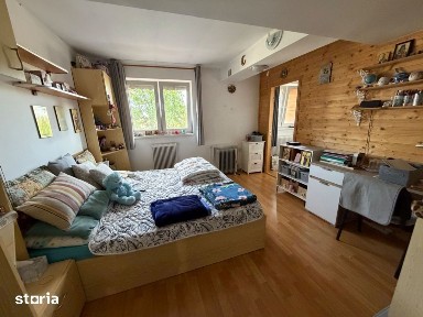 Apartament 4 camere cu scara interioara, zona Cetate