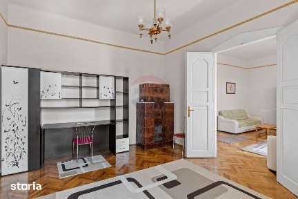 Apartament cu 3 camere zona Boul Roșu