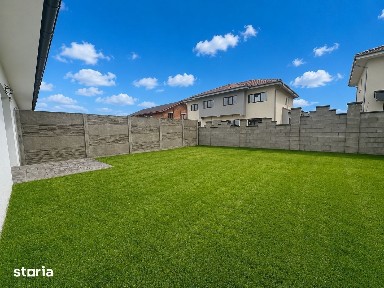 Duplex cu 3 camere despartit prin camera tehnica - acces rapid la cent
