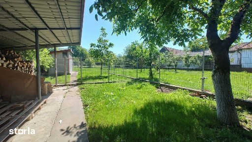 De vanzare casa in Batiz,cu teren generos
