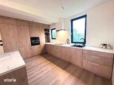 Duplex despartit prin camera tehnica- 5 dormitoare si 3 bai - Mosnita