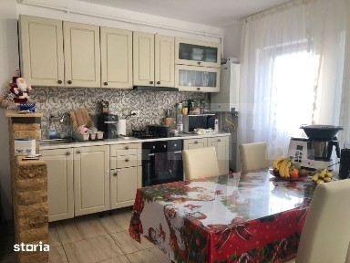 Apartament cu 2 camere, balcon inchis, parcare, expunere sudica, zona