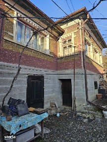 Casă de vânzare în Nădășu, județul Cluj - două case, curte