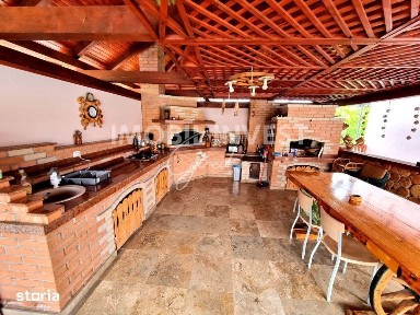 Casa individuala, 4 dormitoare, 340 mp Utili, Teren 1719 mp, garaj