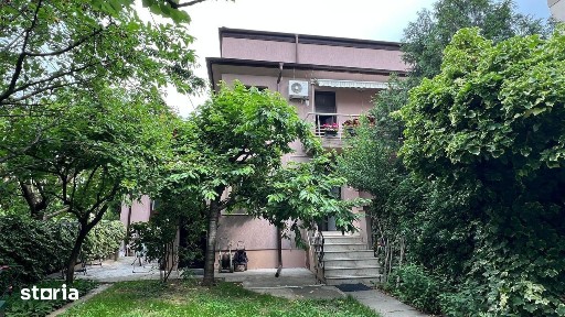 Apartament in vila cu 6 camere si curte proprie de 202 mp