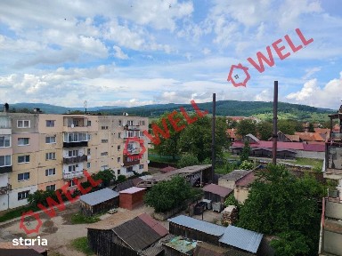Apartament cu 2 camere de vânzare în centrul localității Brețcu!