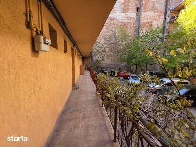 De vânzare apartament cu 2 camere, pe strada Horea