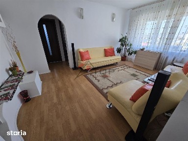 Mircea cel Batran, 3 camere decomandat, geam la baie, etaj intermediar
