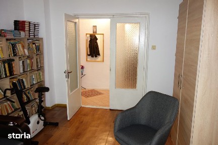 Ap. 3 camere, 2 bai, decomandat, central, langa piata Str. Popa Sapca